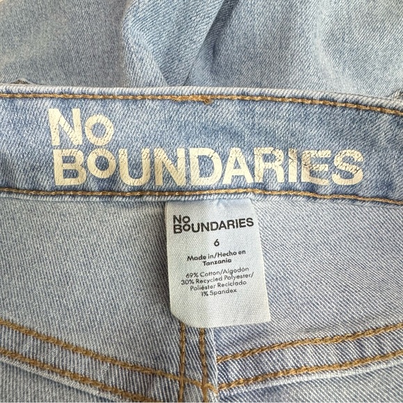 No Boundaries High Rise Flare Leg Light Wash Jeans - Picture 6 of 7